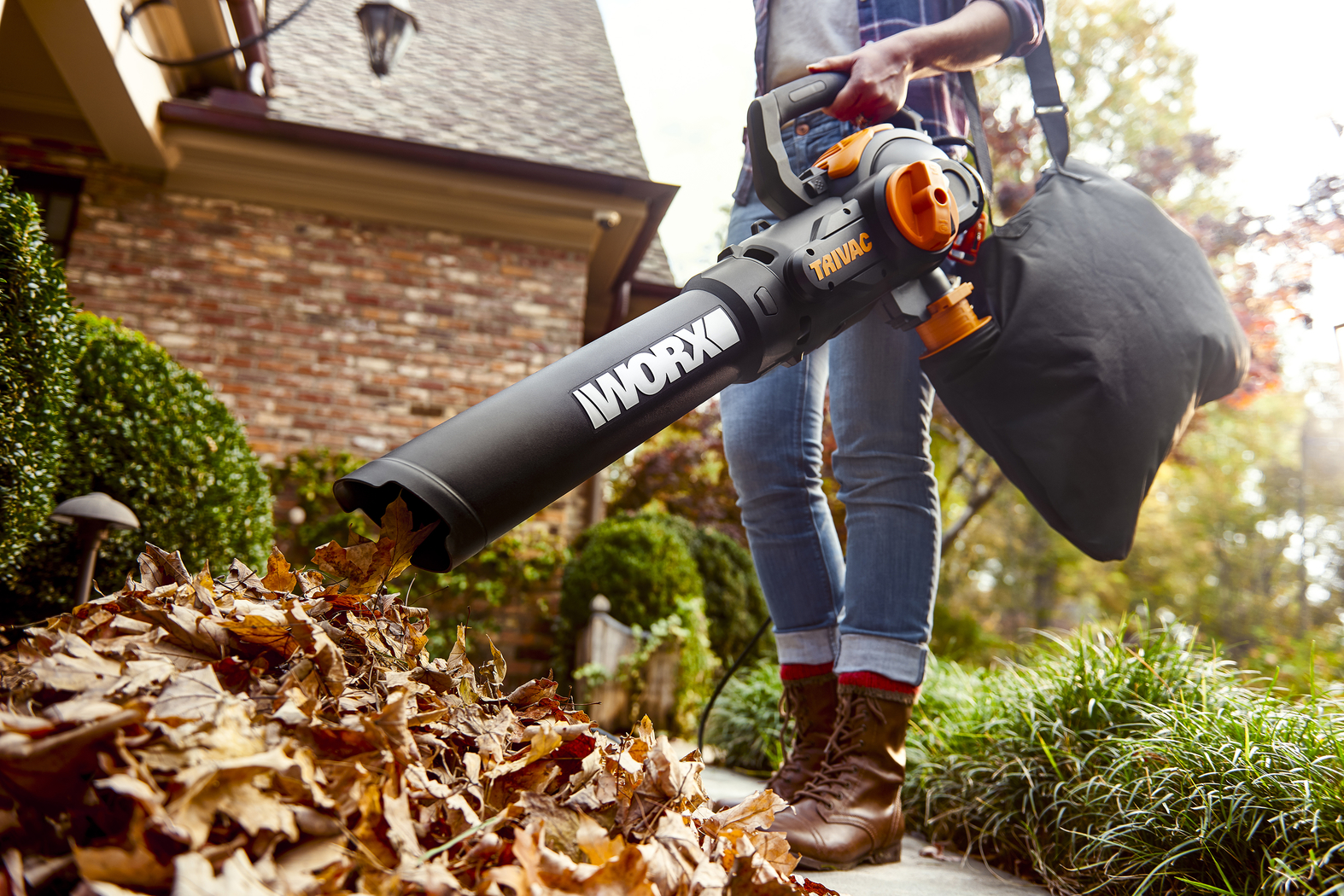 WORX Redesigns Popular 3 in 1 TRIVAC Blower Mulcher Vac To Easily